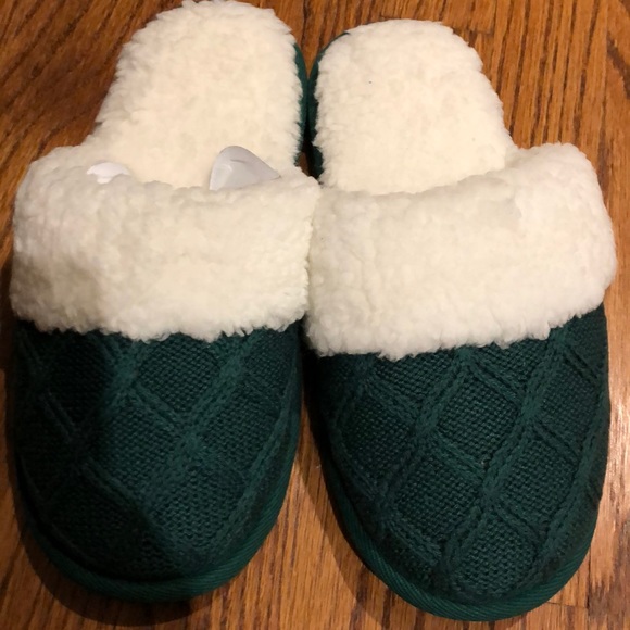 NWT Victoria’s Secret deep green faux fur slide slippers - Picture 4 of 5